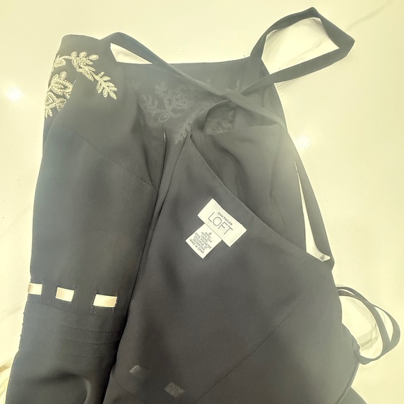 Women’s dress - Picture 3 of 3